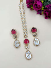 Stylish And Modern Look Polki And Mother Of Pearl Pendant Necklace Set