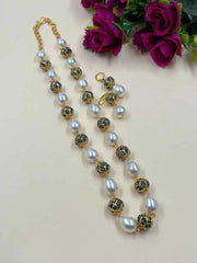 Shell Pearls Beaded Necklace Set For Women – Elegant And Versatile Pearl Necklace Set