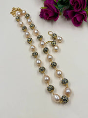 Peach color Shell Pearls Beaded Necklace Set For Women – Elegant And Versatile Pearl Necklace Set