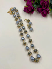 Grey Color Shell Pearls Beaded Necklace Set For Women – Elegant And Versatile Pearl Necklace Set