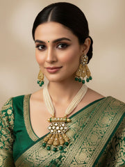 Designer Gold Toned Antique Kundan Pendant Wedding Necklace Set For Woman