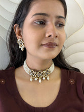 Daisy Dual Tone Modern Look Victorian Polki And Pearls Choker Necklace Set