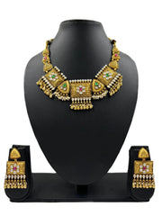 Saanjh Beautiful Wedding Wear Antique Gold Kundan Necklace Set online .