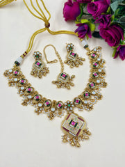 Shubhi Wedding Wear Exclusive Kundan Antique Gold Jewellery Set