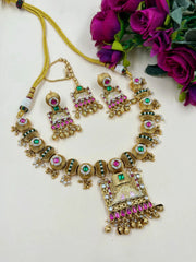 Saabia Gold Plated Wedding Wear Antique Gold Jewellery Necklace Set With Tikka