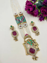 Traditional Long Antique Gold Pendant Necklace Set With Pearl Chains