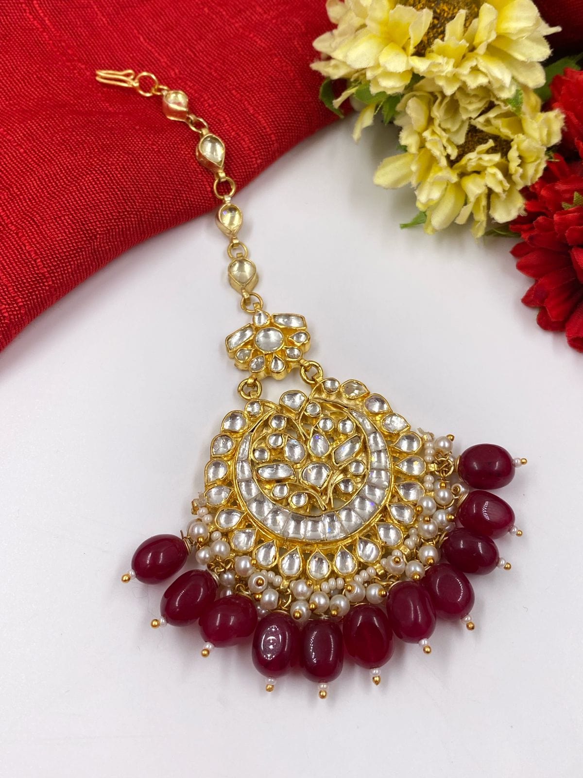 Designer Gold Plated Jadau Kundan And Pearl Maang Tikka For Ladies By Gehna Shop (Red) Maang Tikka