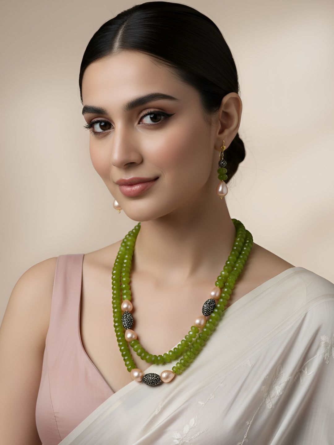 Fashionable Parrot Green Jade Beads Necklace For Women Online