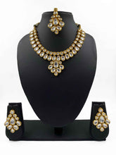 Traditional Gold Plated Kundan Necklace Set With Tikka