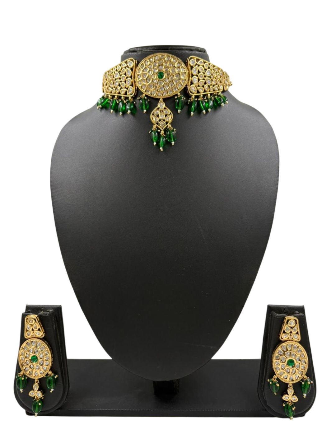 Gold Plated Statement Look Kundan Choker Necklace Set - Wedding And Party Wear green kundan choker 