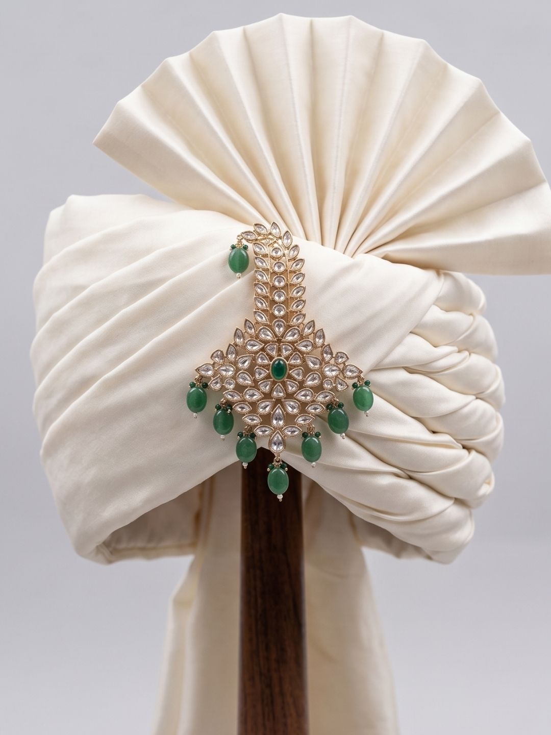 Designer Kundan Safa Kalgi For Grooms | green kundan beaded Kalangi Brooch For Men