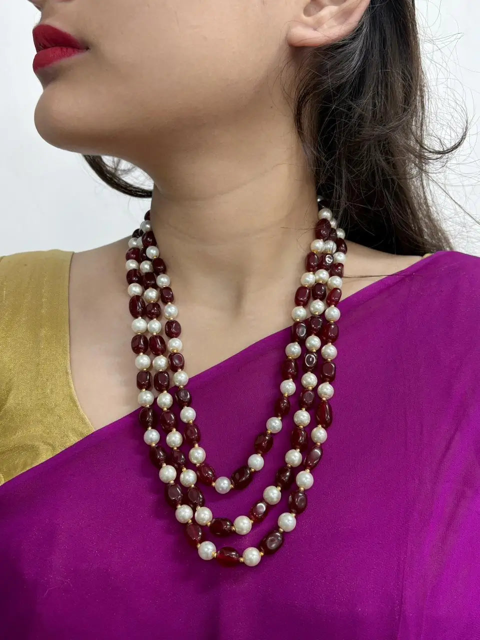 Elegant Three-Layered Red Jade And Pearl Beaded Necklace – Handcrafted Gemstone Jewelry
