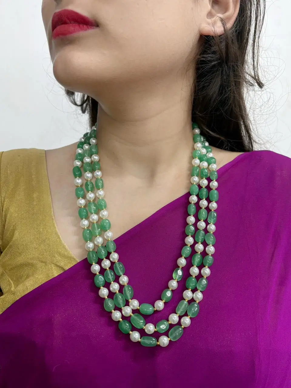 Elegant Three-Layered Mint Green Jade And Pearl Beaded Necklace – Handcrafted Gemstone Jewelry