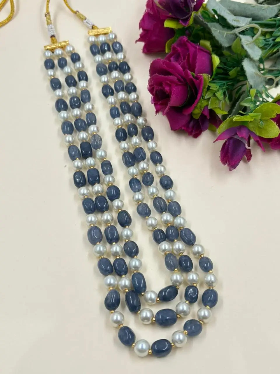 Elegant Three-Layered Gray Jade And Pearl Beaded Necklace – Handcrafted Gemstone Jewelry