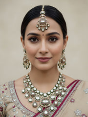 Polki Kundan Bridal Necklace Set With Maang Tikka – Luxury Indian Wedding Jewelry With Green Enamel