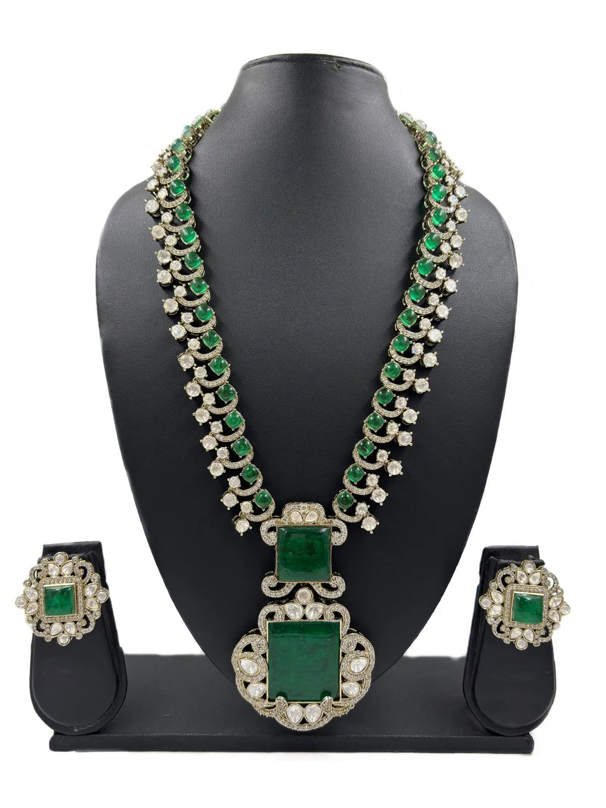 Buy Nita Ambanis Long Antique Victorian Polki And Emerald Necklace
