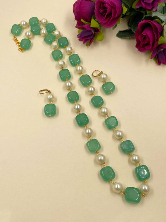 Semi Precious Pastel Green Jade And Shell Pearl Beaded Necklace 