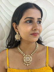 Anushree Beautiful Rose Gold Polish Party Wear Short Polki Necklace Set