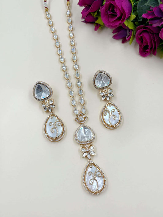 Stylish And Modern Look Polki And Mother Of Pearl Pendant Necklace Set