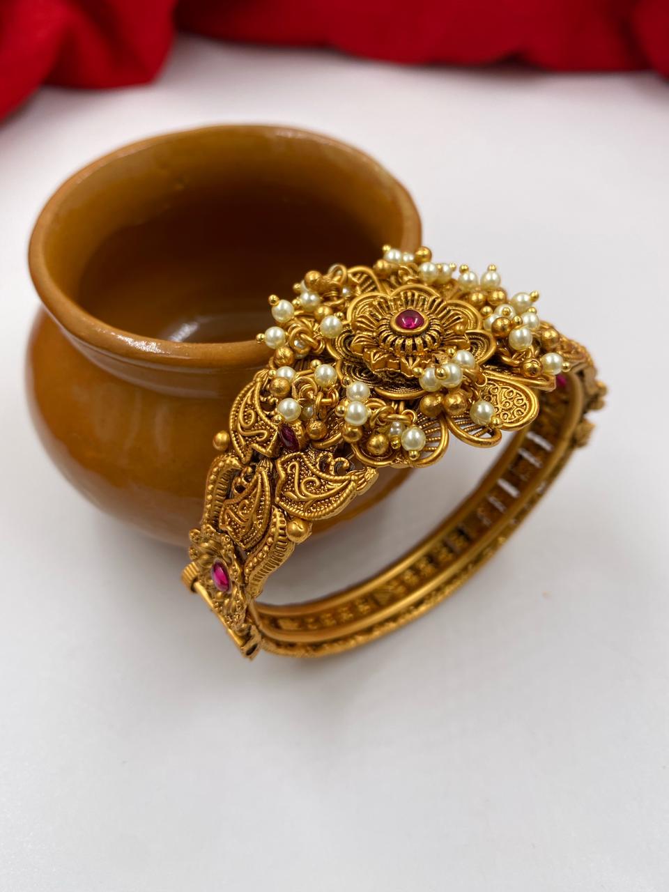 Delicate Leaf Winding Tanishq Antique Gold Bangles Bracelet For Women  Copper Yellow Gold Filled Round Stick Opening Perfect For Bridal Wedding  Party Jewelry From Bellakim, $12.74 | DHgate.Com