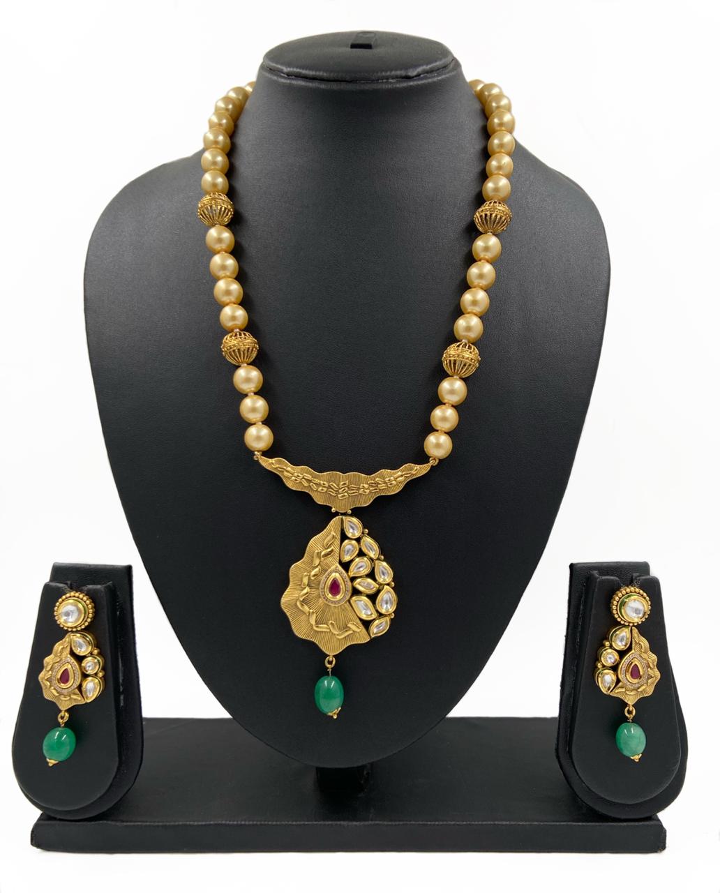 Designer Gold Plated Kundan Pendant With Pearls Necklace Set For Woman Antique Golden Necklace Sets