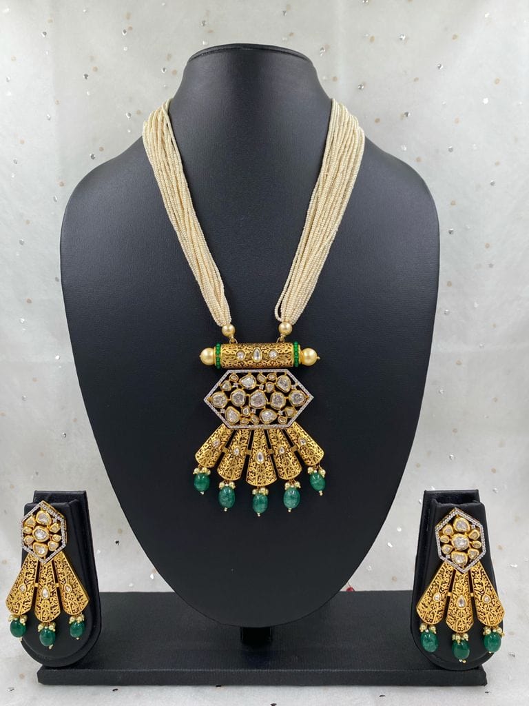 Designer Gold Toned Antique Kundan Pendant Wedding Necklace Set For Woman Kundan Necklace Sets
