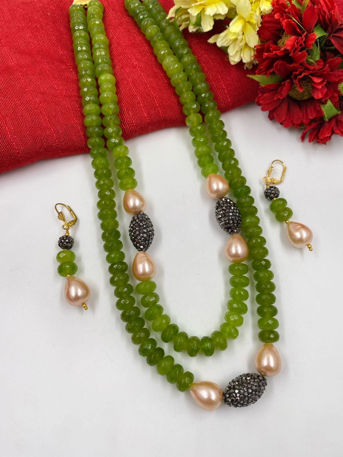 Fashionable Parrot Green Jade Beads Necklace For Women Online Beads Jewellery