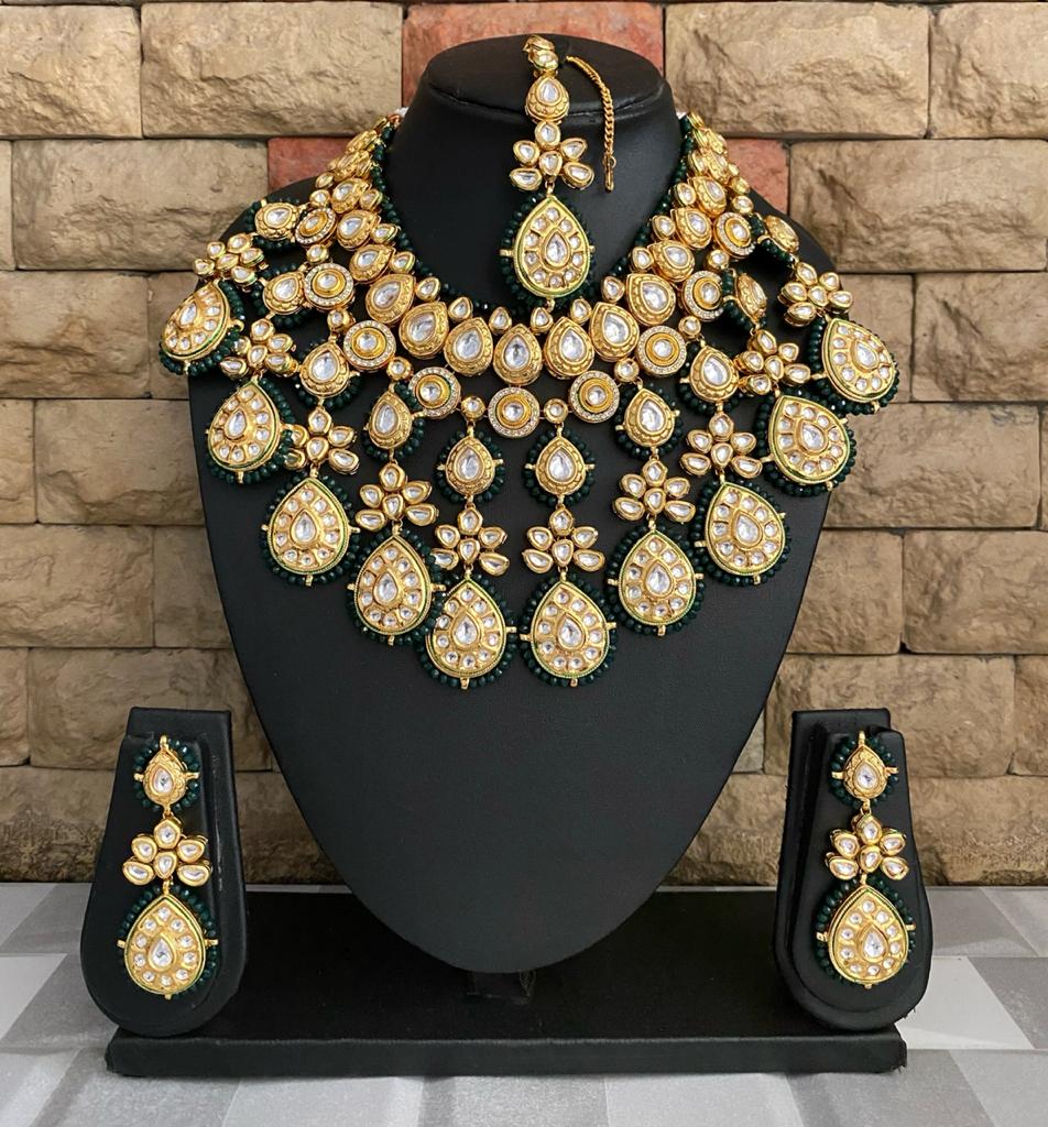 Kundan Necklace Choker Jewellery Set With Emerald Green Pearls For Women  And Girls Ethinic Wear.