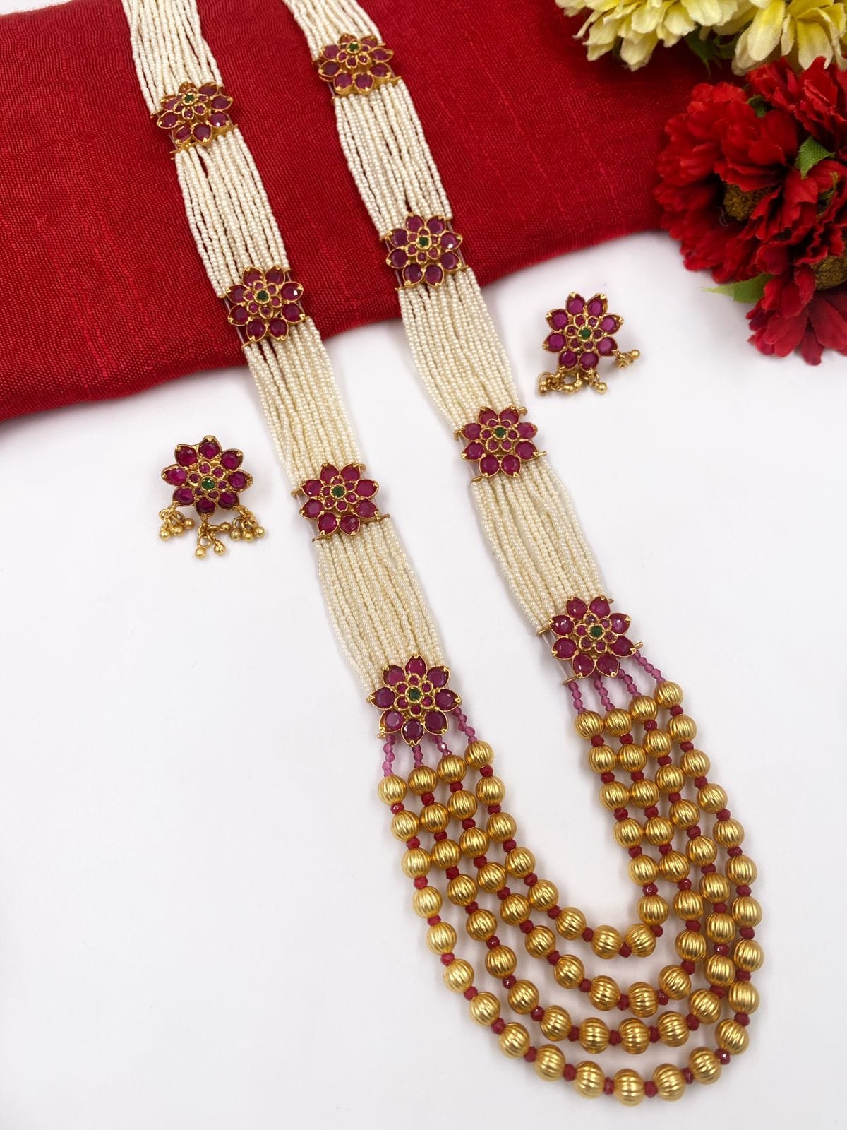Buy Necklaces for Women & Men | Stylish Designs | Myntra