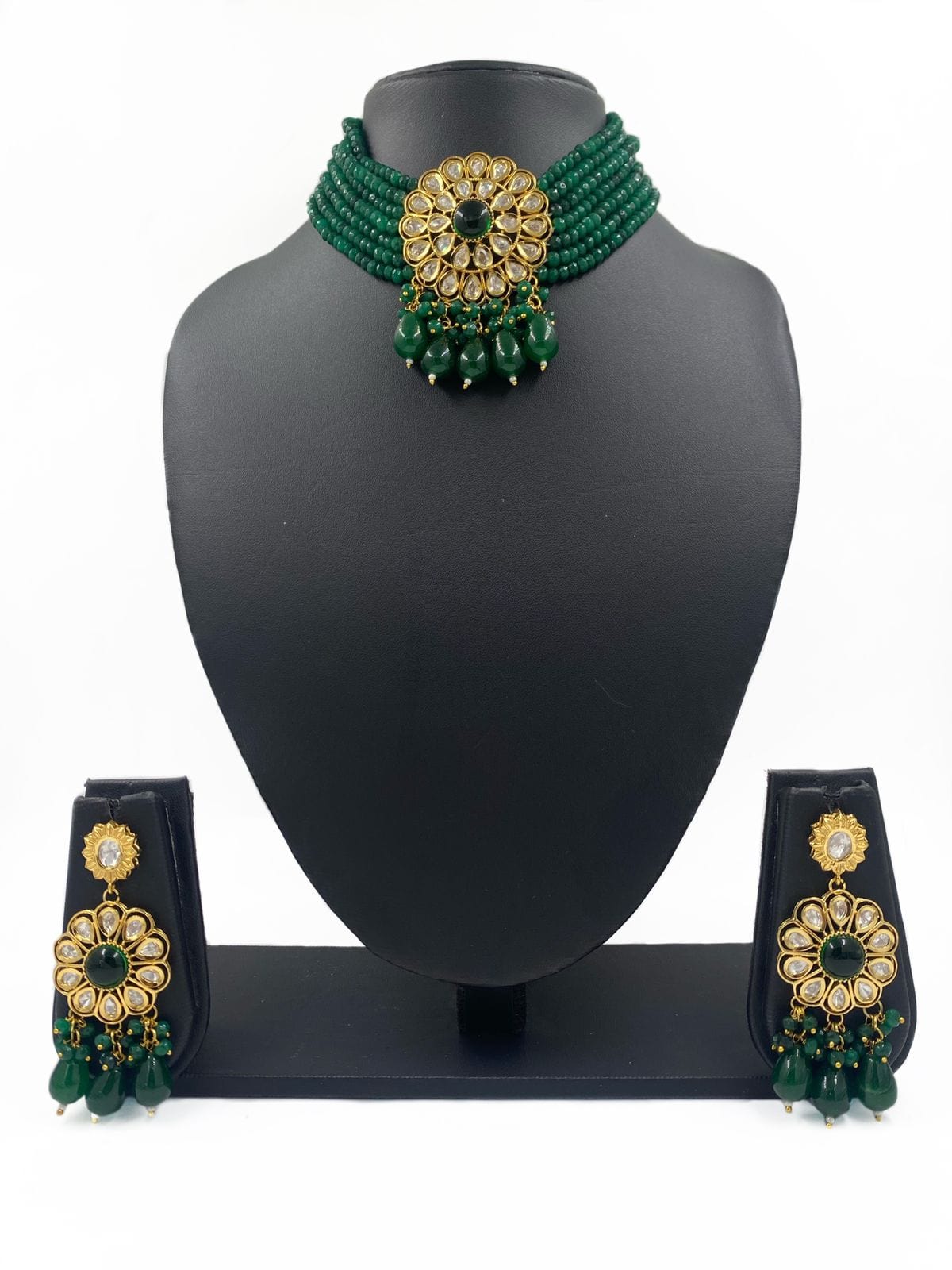 Modern Look Kundan And Beads Choker Necklace Set From Gehna Shop Choker Necklace Set