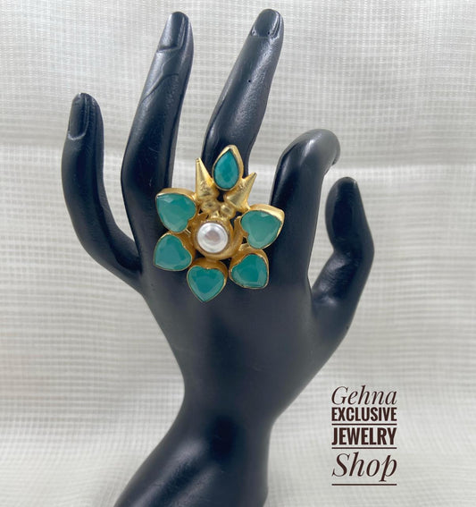 NANDANA COLLECTIONS Trending Namam Finger Vanki Ring Impon Design Stone Ring  Imitation Jewellery One Gram : Amazon.in: Fashion