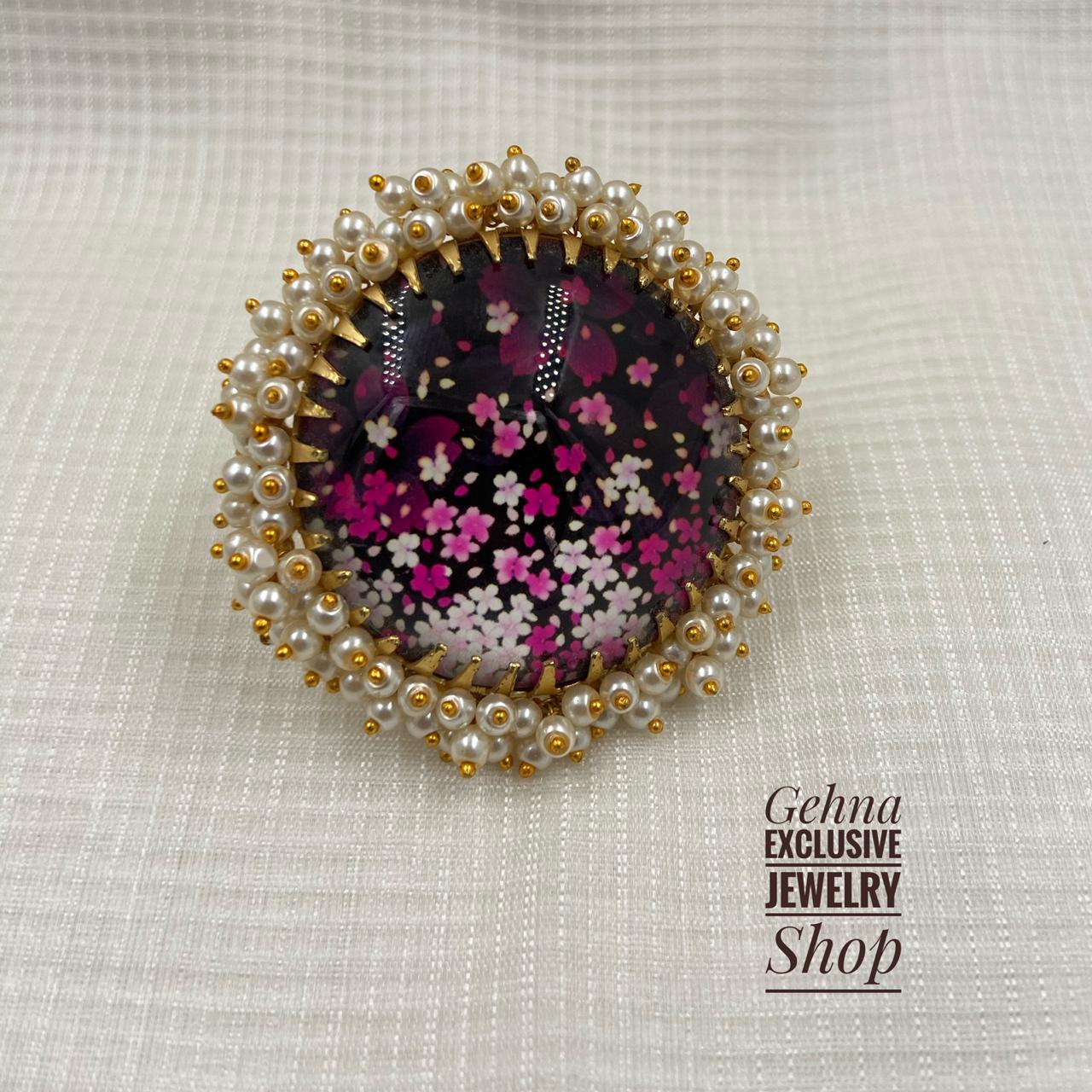 Shraddha Shree Gems Beautiful 14k Yellow Gold Simple Flower Design Ring at  Rs 13400/piece in New Delhi