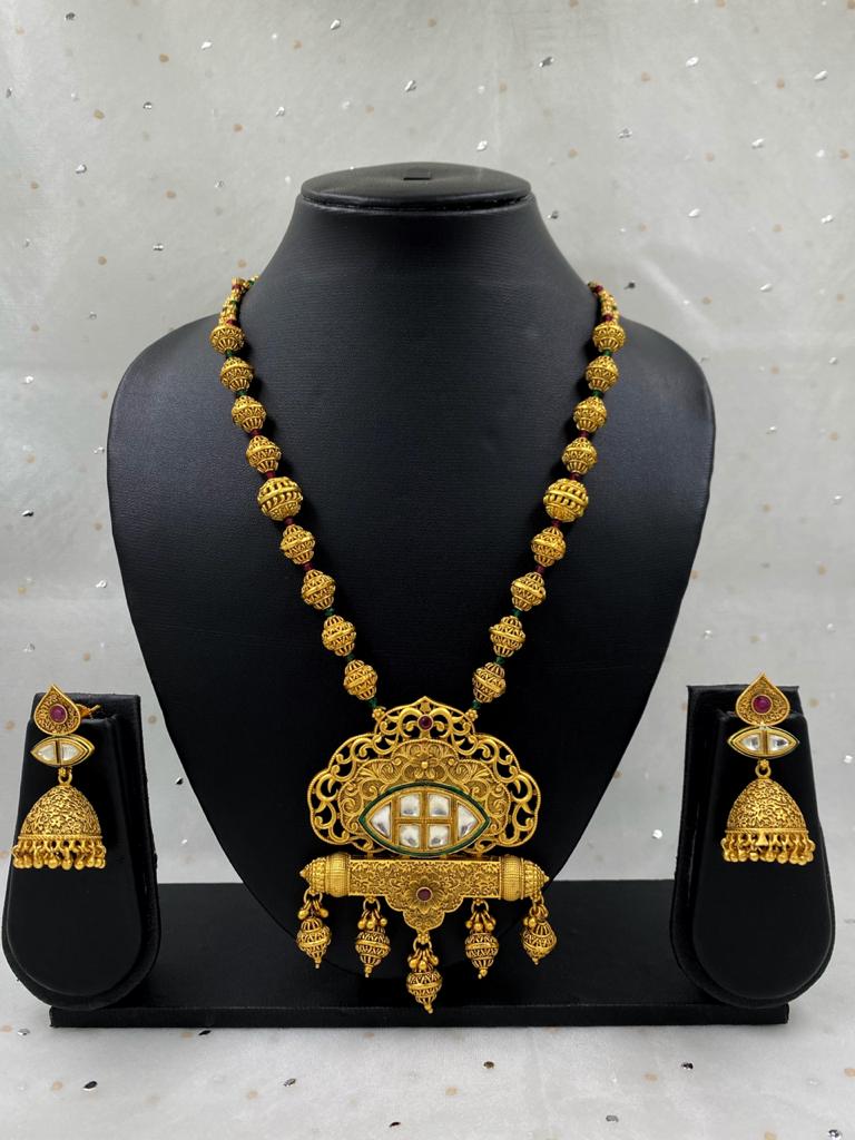 Traditional Gold Plated Antique Necklace Set For Weddings By Gehna Shop Antique Golden Necklace Sets