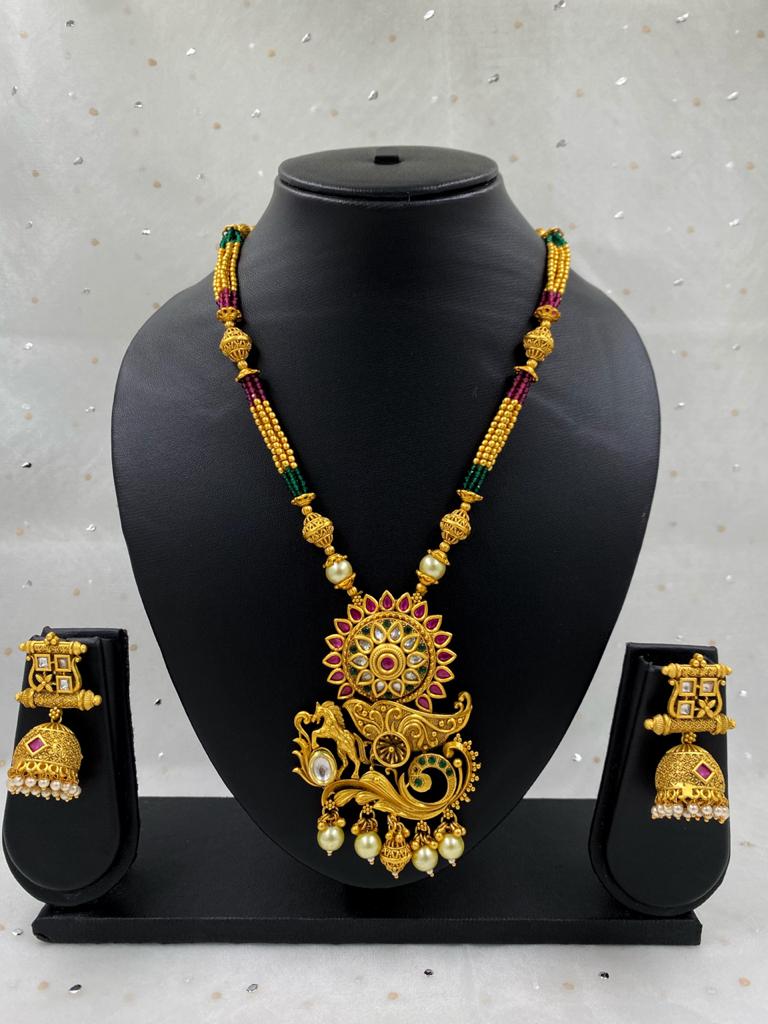 Traditional Gold Plated Antique Pendant Necklace Set For Weddings By Gehna Shop Antique Golden Necklace Sets