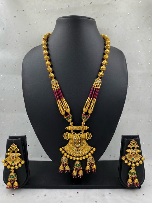 Traditional Gold Plated Antique Pendant Necklace Set For Weddings By Gehna Shop Antique Golden Necklace Sets