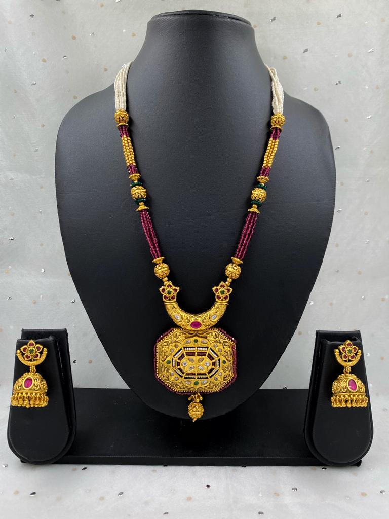 Traditional Gold Plated Antique Pendant Necklace Set For Weddings By Gehna Shop Antique Golden Necklace Sets