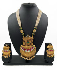 Traditional Gold Plated Royal Bridal Look Antique Golden Pendant Necklace Set For Woman Antique Golden Necklace Sets