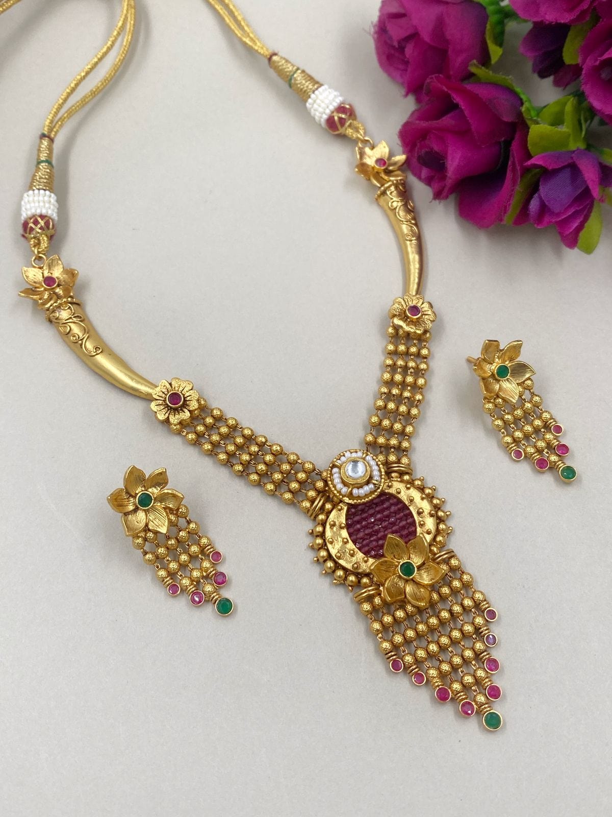 Traditional Gold Plated Short Antique Golden Hasli Necklace Set Antique Golden Necklace Sets