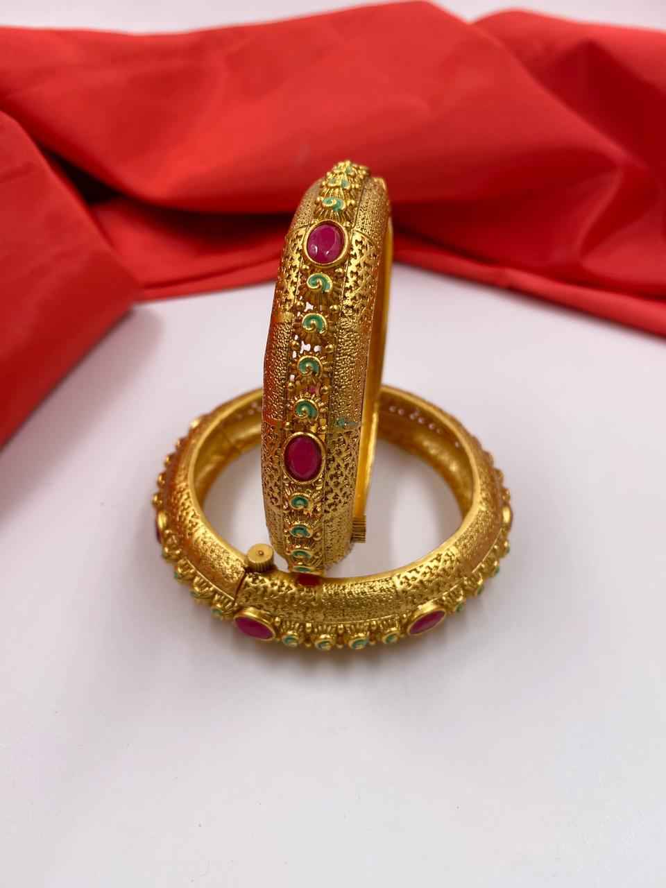 Traditional New Golden Bangles For Women By Shop Gehna